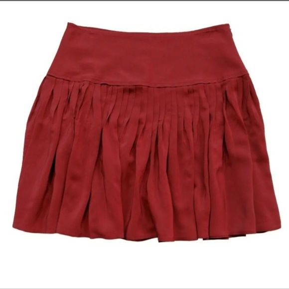 BNWOT Ann Taylor LOFT red pleated mini skirt - Picture 3 of 6